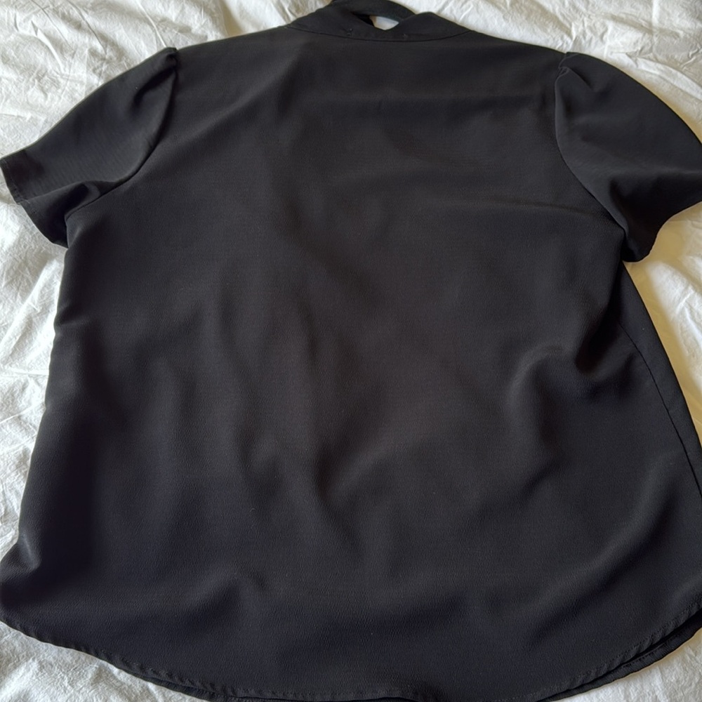 Gibson satin like blouse with bow detail at mock neck - Picture 5 of 7